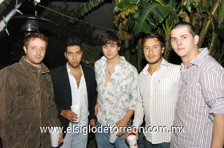 11012009
Christopher Sánchezviesca, Pepe Blanco, Milton Durán, Poul Durán y Ángel Martínez.