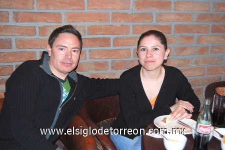 11012009
Víctor Rodríguez y Alejandra Ruiz.