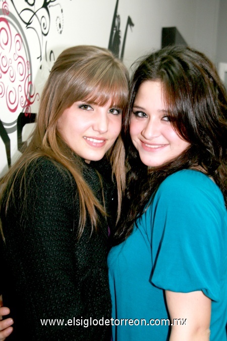 11012009
Ana Sofía González y Alicia Fernández.