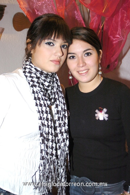 11012009
Andrea y Concepción Albores.