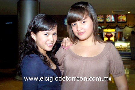 11012009
Helen Urbina y Ana Cris Vela.
