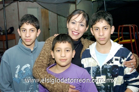 11012009
Raúl, Alfonso, Alex y María Elena Enríquez.