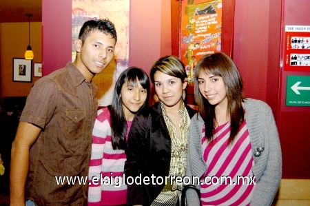 14012009
Kevin Gallardo, Andrea Lozano, Lizeth Pérez y Vanesa Lozano