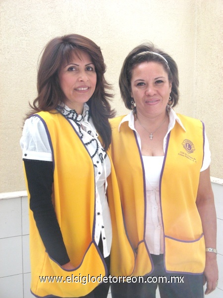 27012009
Bety de Aguilera, presidenta del Comité de Damas del Club de Leones de Gómez Palacio, acompañada de Vero de Bañuelos.