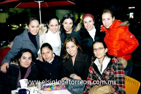 16012009
Gabriela de Reynoso, Águeda Lamas, Nadia Lizarraga, Denisse Martínez, Denisse Michel, Gabriela Pérez, Daniela Bazán y Anna Soto.