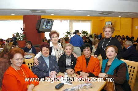 16012009
Tina Hurtado, María Teresa de la Cruz, Angélica de Flores, Martha Elena de Varela, Bertha Chapoy, Yolanda Cantú y Socorro de Alonso.