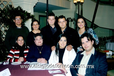 18012009
Patricia Ramos, Agustín Favela, Eduardo Ramos, Ana Patricia Gutiérrez, María Concepción de Ramos, María del Rosario Gallegos, Ignacio Gallegos, Carlos Fabián Ramos y Claudia Ramos