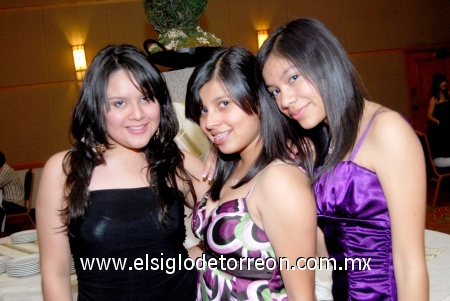 17012009
Azucena Acevedo, Ilse de la Torre y Fer Avilés.
