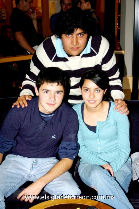 18012009
Roberto Lavín, Daniela Guzmán y Paco Casas.