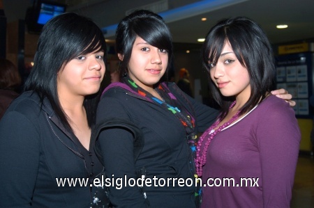 19012009
Diana Valeria Ceniceros, Ariana Lavenant Acosta y Érika Barraza Medina.