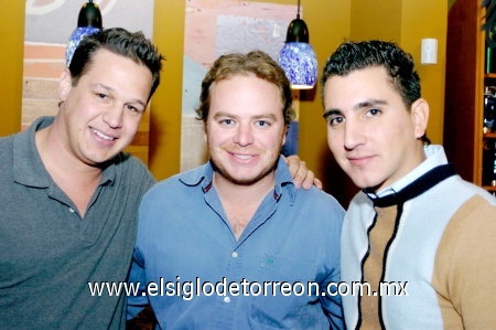 19012009
Hugo Dávila, Pepe Jiménez y Luis Monroy.