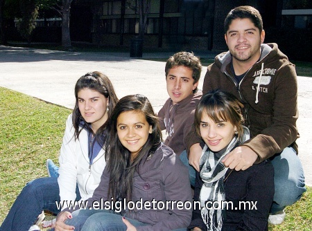 16012009
Marcela García, Sofía Martínez, Jenny Ganem, Agustín Lambarri y Manuel Mancha.