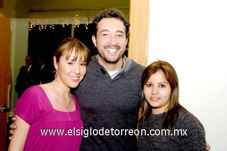 16012009
Gina Sosa, Rodrigo Méndez y Diana Gray.