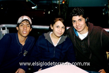 17012009
Ángel Ríos, Paola Adame y Kristoffer Jensen.