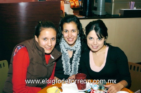17012009
Lily Padilla, Adriana Hernández y Mara Alvarado.