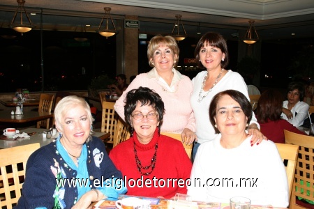 18012009
Alma Flores de Machado, Norma Flores de Múzquiz, Mari Carmen García de López, Minerva Alcaraz y Geny Tinoco.