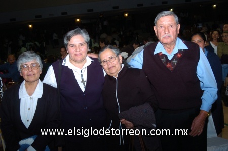 18012009
Estela Alcántar, Eulalia Calderón, Emilia Alcántar, Justino Calderón, familiares del sacerdote Justino Calderón.