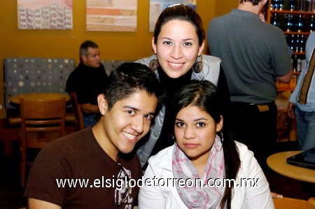 18012009
Iván Medrano, Laura Sánchez y Margarita Espeleta.