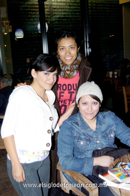 18012009
Mónica Domenico, Sofía y Laura Balderas.