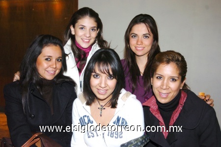 18012009
Nora Ortiz, Alicia Villegas, Valeria Villegas, Imelda Cortez y Brenda.