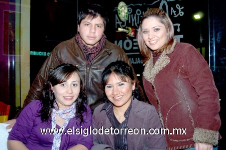 18012009
Saraí Braham, Ana Laura Moreno, Armando Martínez y Carolina Moreno.