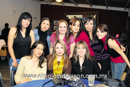 28012009
Janette, Alma, Ismene, Adriana, Michele, Marisol, Angie, Selene y Laura disfrutaron de la reunión, la que estuvo muy animada.