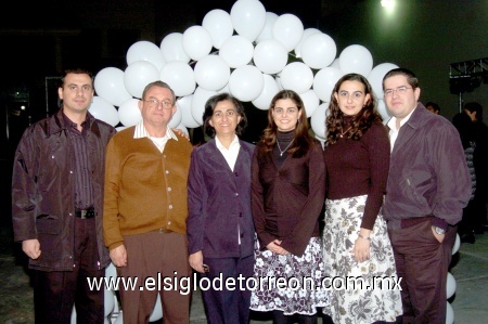 28012009
Manuel Giacomán Zarzar, Manuel Giacomán Murra, María Clara Z. de Giacomán, Patricia Giacomán Zarzar, Elizabeth G. de Campos y Daniel Campos Fierro
