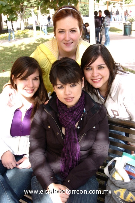 21012009
Julie Espinoza, Mayra Campos, Alia Safa y Paola Gámez.