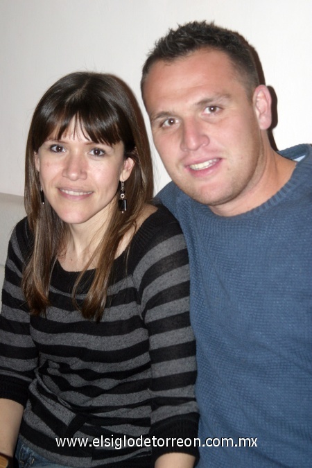 01022009 Adriana y Fernando López fueron captados por la lente de El Siglo de Torreón.