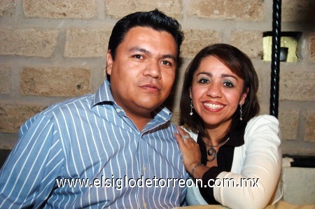 02022009 Krisstian Martínez y Rocío Encino captados el fin de semana.