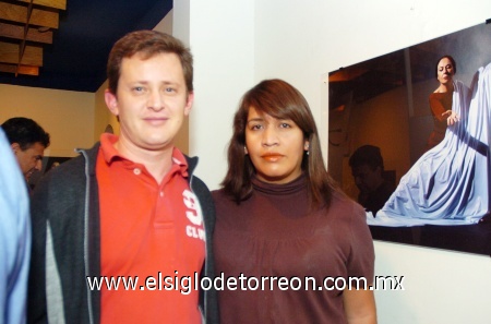 04022009 César Atiyeh y Gabriela Valencia.