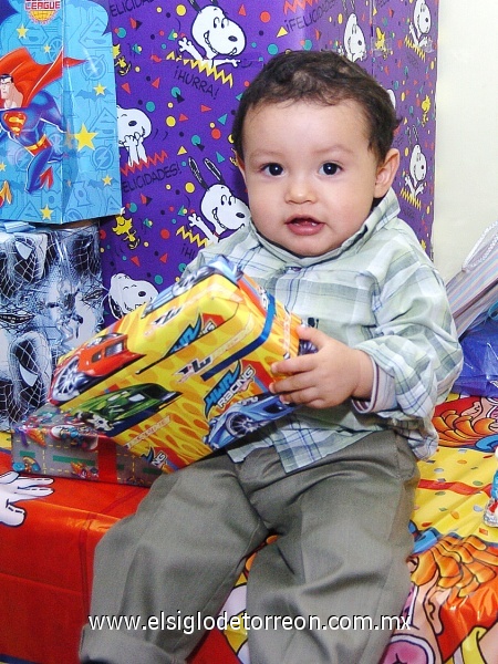 09022009 El pequeño Miguel Ángel disfrutó de su fiesta de cumpleaños.