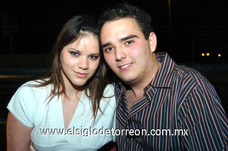 11022009 Pamela Urista y Rodrigo Rocha.