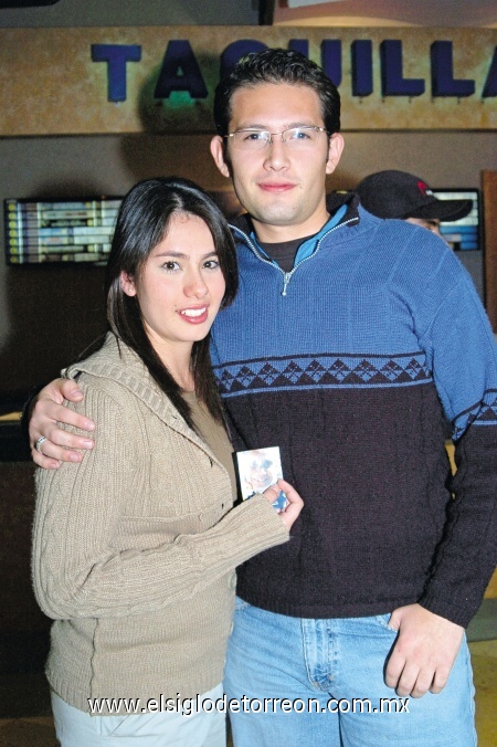 15022009 Marifer Granados y Enrique García.