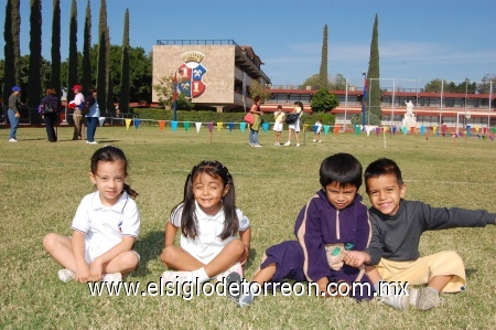 15022009 Sofía Sánchez, Andrea, Sammir y Gabriel Ibarra durante las Miniolimpiadas del Instituto Francés de La Laguna.