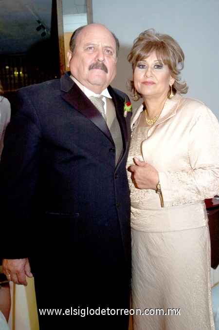 17022009 Anfitriones. Jesús Esquivel y Socorro Olivas de Esquivel, padres de la novia Cinthia Esquivel Olivas.