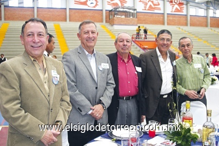 Celso Reyes, Carlos Acosta, Javier Cantú, Héctor Cantú y Ramiro Cantú.