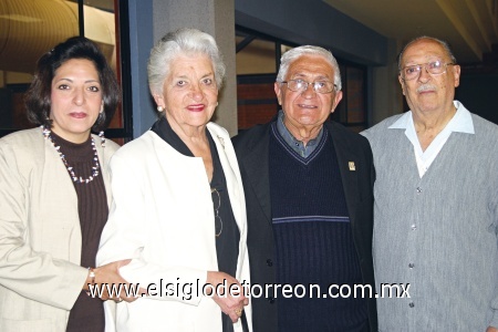 Macaria Enríquez, María Enriqueta de Miranda, José Rubén Sámano y José Antonio Enríquez.