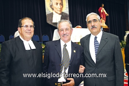 Alejandro Binsón Bunson, Ex Director del IFL; Felipe Pérez Gavilán, Rector ULSA y Yamil Darwich, Rector de la UAL.