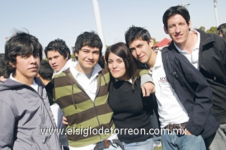 Eduardo Cobos, Víctor Cavaría, Jessica Canales, Carlos Sánchez y Alejandro Galiano.
