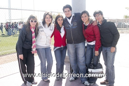 Bienvenida Prepa
Nicole Bercovich, Ilse Fernández, Lucía Saldaña, Gerardo Favero, Silvia Muñoz y Luis Ibarlucea.