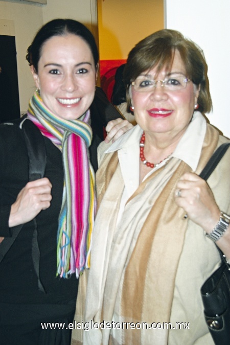 Expone su obra
Itziar Muguerza y Avelina Muguerza.