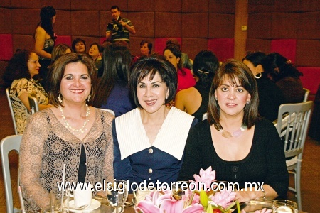 Sandra de Facusen, Ethel Moreno y Caty Bejarano.