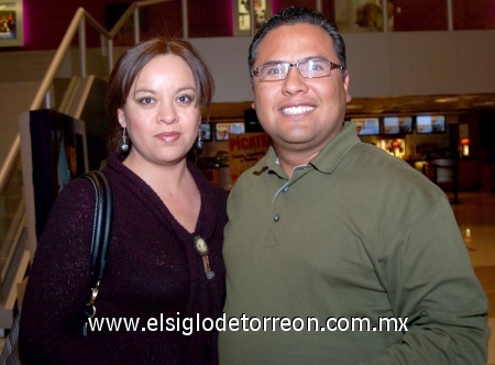 18022009 Brenda Verástegui y Coral Verónica García.
