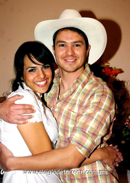 19022009 Andrea Gutiérrez le organizó una fiesta de cumpleaños a su novio Leonel Ocón.