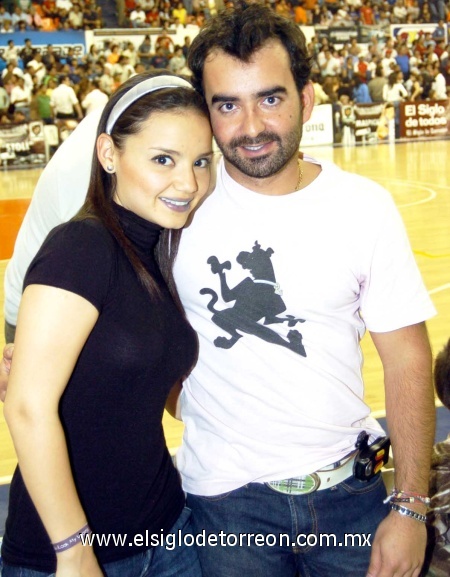 19022009 Karla y César, presentes en este evento.