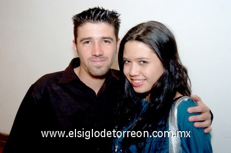 20022009 Especial musical. Jorge Félix y Ana Ramos, disfrutando en grande de la música.