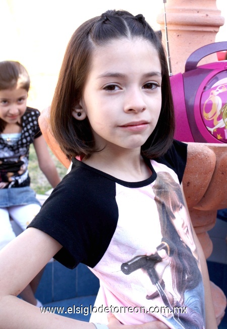24022009 Ana Lucía Pérez, festejó de lo lindo sus diez años de vida.