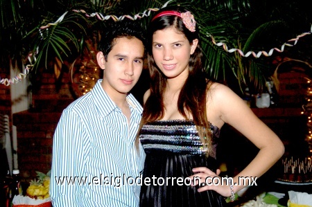 25022009 Luis Nares en su especial y muy divertida fiesta de cumpleaños acompañado de Karime Gutiérrez.