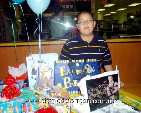 26022009 Con motivo de su décimo cumpleaños, Jerson tuvo una fiesta.